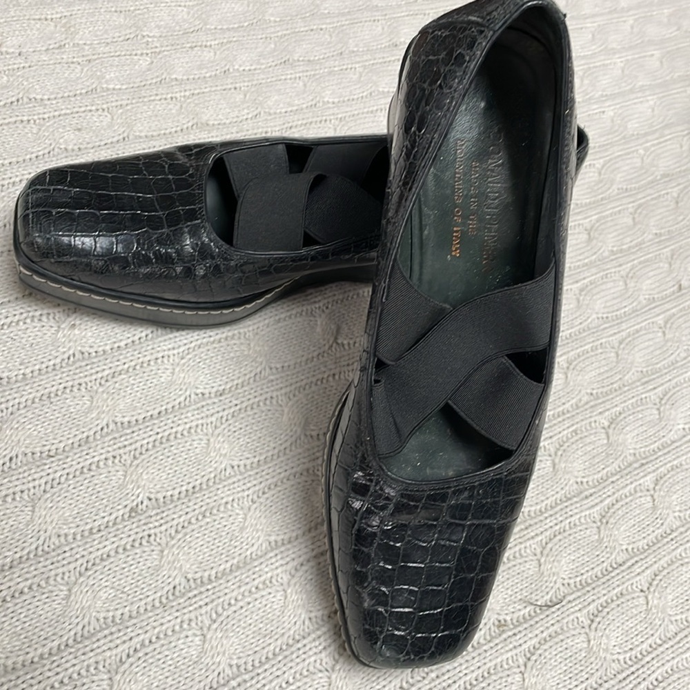 Women’s 8M Donald Pliner Pela Mary Jane Wedge Pump Heels Black Croc Print xcross